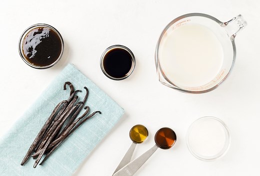The 6 Best Vanilla Extract Substitutes to Use When You're In a Pinch
