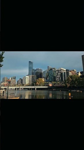 Melbourne City Yarra River #melbourneaustralia #melbourne #australia #yarrariver #travelvlog