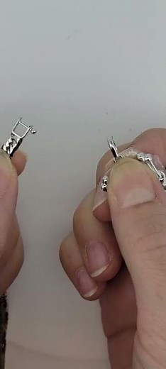 中留金具式の喜平をペンダントトップへ通す方法