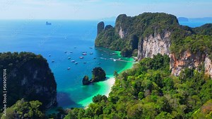 Hong Island, also known as Koh Hong, is located in the province Krabi, in the South of Thailand. The island is known for its impressive limestone formations.