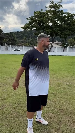 Victor Madureira on Instagram: "Tô aquecendo 🤣🤣 #futebol #riodejaneiro #rj #espanha #futebolbrasileiro"