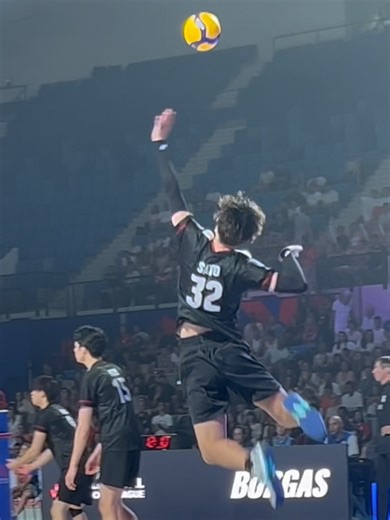 Japan Triumphs in Volleyball: Tomita's Winning Moment