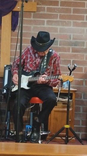 Mr. Jim Tolley performs an instrumental ballad to greet our audience this evening. | Tolley's Top Dogs