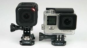 [Video Comparison] GoPro HERO4 Session VS GoPro HERO4 Silver In this video, we will go through the differences of both these models by comparing their features, along with a quick demonstration of live footage and sound for both the HERO4 Session as well as the HERO4 Silver. To Buy HERO4 Session, Shop Here --> http://goo.gl/K5XmEY To Buy HERO4 Silver, Shop Here --> http://goo.gl/Li5f3g To Read our Blog Entry, Visit Here --> http://goo.gl/FPqnMJ | Cameralah.com