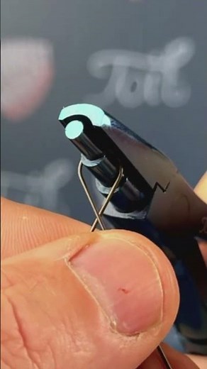 Tips for making the initial loop of a haywire twist.