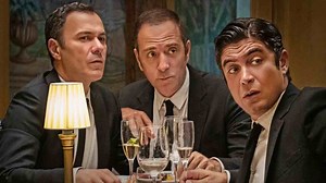 Stasera su Netflix | Gli Infedeli, commedia con Scamarcio e Mastandrea