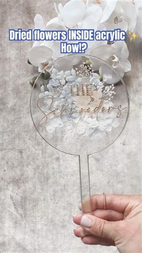 How I make dried floral acrylic cake toppers ✨ Ask me anything below! #caketopper #weddingdecor