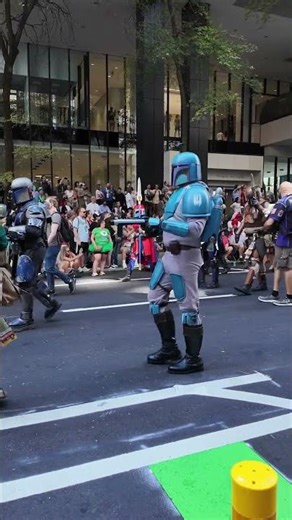Mandalorian Mercs marching on Dragon Con