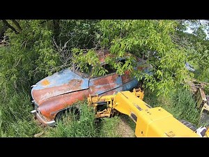 Removing abandoned vehicles from property