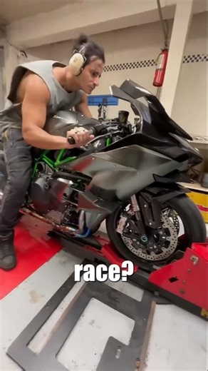 H2 vs Hayabusa Ultimate Speed Battle