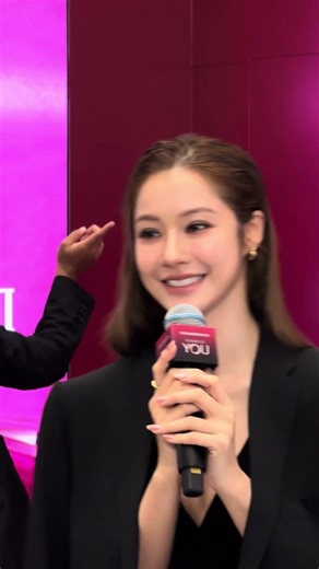 She looks so elegant just from introducing herself! #NamtanTipnaree #EmporioArmani | Siam Paragon