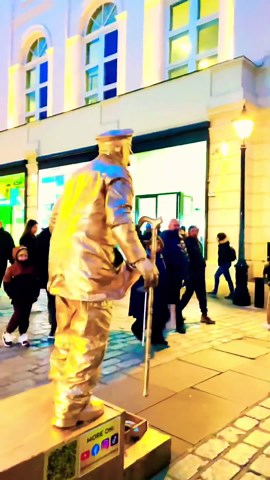 "Goldman's Spooky Surprise: Walking Stick Back Scratcher Prank!"