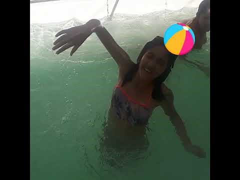 Brincando na piscina - tipos de brincadeiras com bola