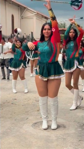 #bastoneras#dance#cosplay#dancecraze#dancetrend#smartphone#milindoecuador#humor#carnival#twerk