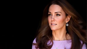 Very Peri: come indossare e abbinare il colore Pantone del 2022