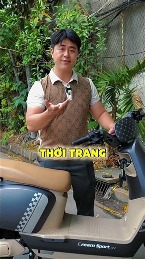 Hey high school and college students! Come on over here, guys! Beautiful bike, powerful, with dua...