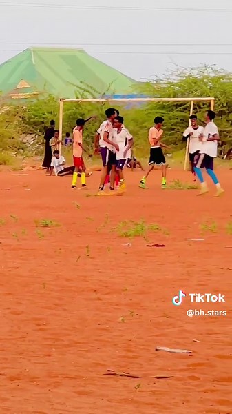 #Madax_katabo #Sacid_jokar8#bh_stars #baladxawo #manderakenyatiktok #kenyantiktok🇰🇪 #somalitiktok#super #freekick #mogdisho_city🇸🇴 #somali #somali #somali