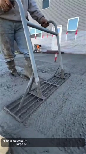 The Secret to Keeping Your Concrete Floors Crack-Free and Smooth! ✨#shorts #construction