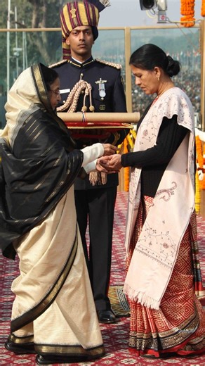 Major Sandeep Unnikrishnan Fanpage on Instagram: "On this day 17 years ago, IC-58660 Major Sandeep Unnikrishnan, 7th Battalion of Bihar Regiment/ 51 Special Action Group of National Security Guard was awarded with Ashoka Chakra (Posthumous) for an act of Gallantry. Smt Dhanalakshmi Unnikrishnan, Mother of Major Sandeep Unnikrishnan received the Award from President of India Smt Pratiba Patil on 26/01/2009. Ashoka Chakra Citation: Major Sandeep Unnikrishnan along with his team led the commando op