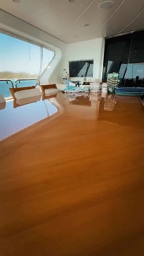 The perfect setup 🧜 📸 @shell_scapes_at_sea @yachties4yachties @internationalyachtworld #superyachtcrew #superyacht #superyachtrecruitment #yachtcrew #superyachtagency #crewagency #yachtrecruitment #superyachtjobs #yachtjob #superyachtjob #tablesetup | YOA Yacht Crew