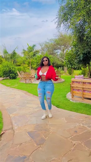 Amber Ray's Inspiring Dance Routine in a Serene Garden