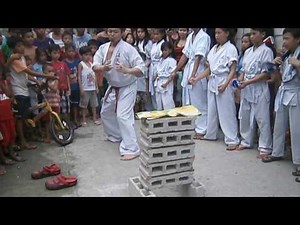 master ken 出来るんか?!　53歳のオヤジがブロック５段枚重ね割り！master ken