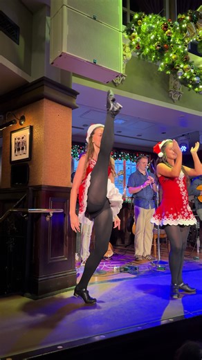 Re-uploading because tik tok made the first one glitchy🙃 Anyways Happy Christmas 🎅🏻🔔 #irishdance #raglanroad #christmas #disney