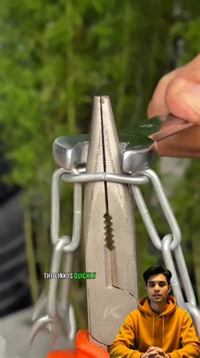 Wrench hack for chain links. #ChainRepair #ToolHack #MetalBending #QuickFix #DIY | Potemaster Fans