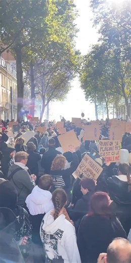Début de la manifestation à Lille, Porte de Paris #livehighlights #tiktoklive #pourtoi #lille #17octobre