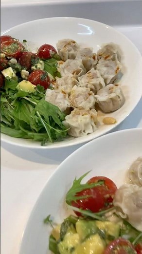 【夜ご飯】「焼売」「ミニトマトと大葉とアボカドとクリームチーズのサラダ」 #おうちごはん #夜ご飯 #cooking