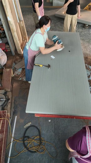 Factory Supply interior doors, integrated edge banding on glass cutouts, stable workmanship #interiordoor #manufacturer #interiordesign #doorproduction #buildingmaterials