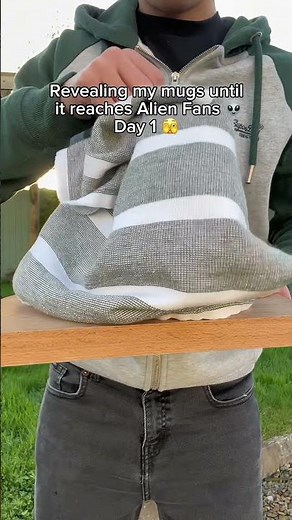 DON’T show this to an alien fan🚨#xenomorph #mugs