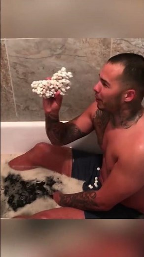 He Tried a Mentos Bath in Coke… Big Mistake 😂#challenge #prank #cokeandmentos #mentos #reels