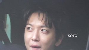 49 reactions | 231112 #JungYongHwa After #awesomestage YH a la salida de la kbs Arena después de su show de hoy Adm blue cr: logo | Jung Yong Hwa and Cnblue | Facebook