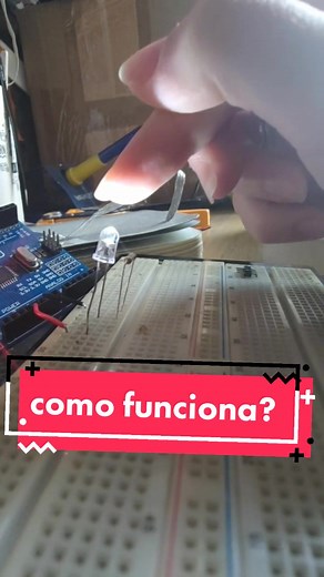 Aprenda sobre LEDs e circuitos eletrônicos com Arduino