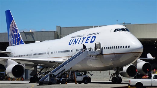 Cool: A Former United Boeing 747 Is Now Literally Wedged Between Two Seattle Skyscrapers
