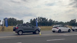 71K views · 112 reactions | Traffic volumes are peaking up as expected on the N-8 stretch in Petrusburg. The department of Community Safety Roads and Transport is conducting road blocks on the national roads. Aphumelele Mdlalane | SABC News Free State | Facebook