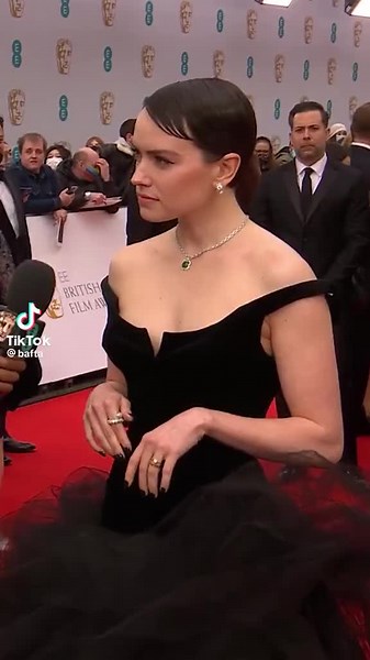 Daisy Ridley (@dailyridleyoff)’s videos with original sound - Daisy Ridley