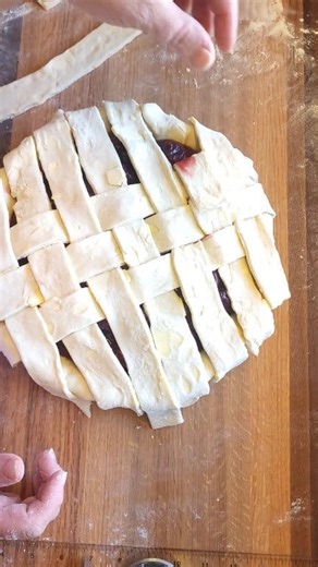 Making a lattice pie crust #pie #pierecipe #ThanksgivingRecipes #Thanksgiving #homemade | A Farmgirl's Kitchen