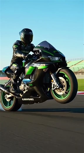 Ninja H2R Engine Sound Will Make You OBSESSED 🎵 #h2r #ninjah2r #kawasaki