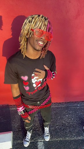 Exploring 2000s Scene Kid Poses with Marheem Tinley