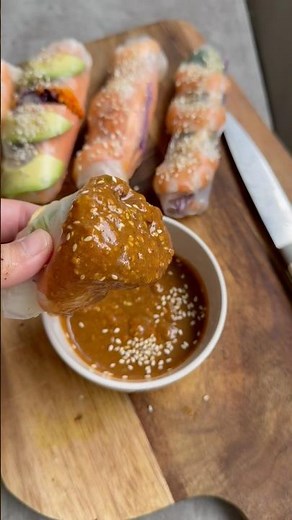 Recettes de mes rouleaux de printemps et leur sauce cacahuètes 🤤
