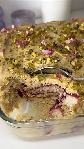 KoRo France 🇫🇷 | @damlasdesserts nous propose une recette irrésistible de tiramisu pistaches fruits rouges - un dessert gourmand à savourer sans modération... | Instagram