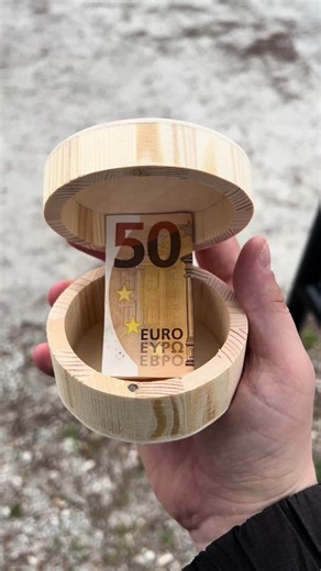 💶 CACHE CASH BORDEAUX 💶 👉 Premier arrivé, premier servi ! 💰 Abonne-toi pour plus de billets à découvrir ! 📎 BORDEAUX CACHE CASH CHASSE AU TRÉSOR BILLETS EURO ARGENT #bordeaux #bordeauxmaville #bordeauxmetropole #cachecash #argent #billet #chasseautresor #bordelais #bordelaise #gironde #bordeaux❤️