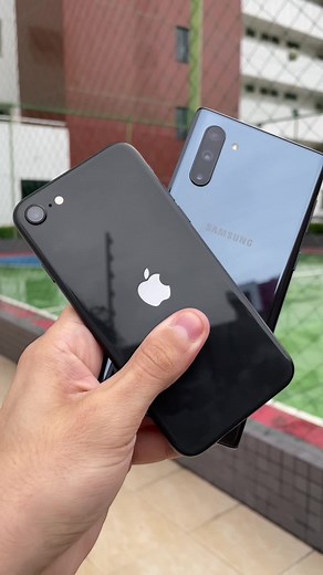 Galaxy Note 10 vs iPhone SE