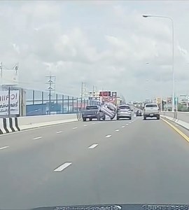 2.2M views · 5K reactions | Terbuang terus ke bawah . FOLLOW Orang Kampung Kita untuk lagi | Orang Kampung Kita | Facebook