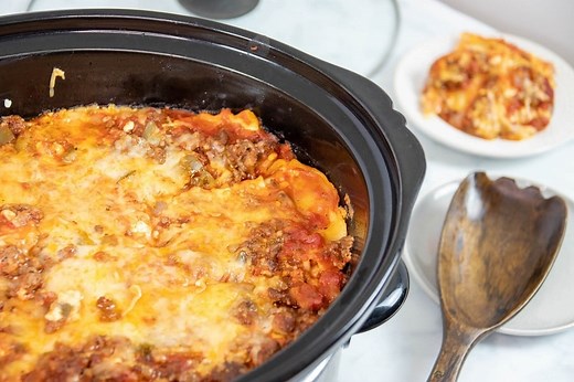 Crockpot Lasagna Recipe (Uses Your Slow Cooker and UNCOOKED Noodles!)