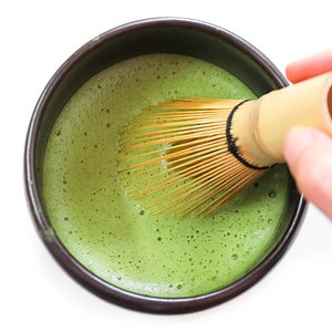 How to Whisk a Bowl of Matcha (With Video)
