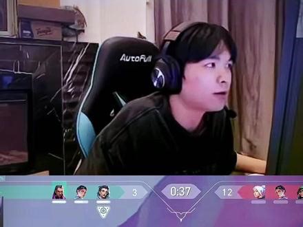 东东电竞cxy终究落败，外挂狙击表哥苦不堪言