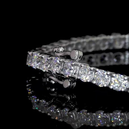 Stunning Diamond Tennis Bracelet That Will Make Everyone's Jaw Drop | Luxury Jewelry Spotlight